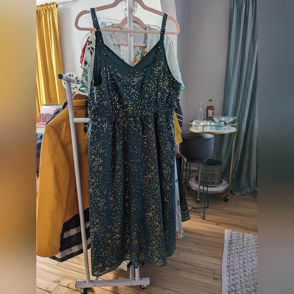 Emerald green with gold foil stars midi sleeveless dress - Picture 5 of 13